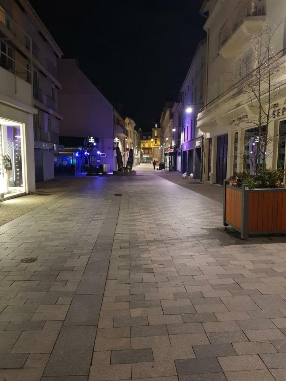 Nid douillet au centre ville Épinal Extérieur photo
